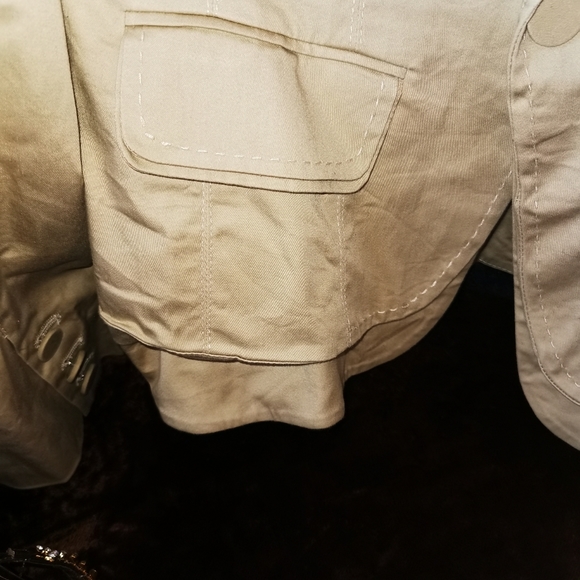 Lovely jacket and pants suit - Picture 3 of 5